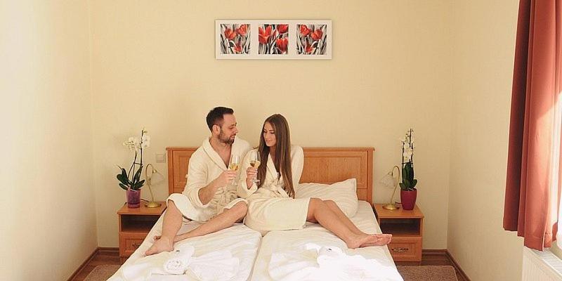 Hotel Halaszkert Badacsony バダチョニトマイ エクステリア 写真
