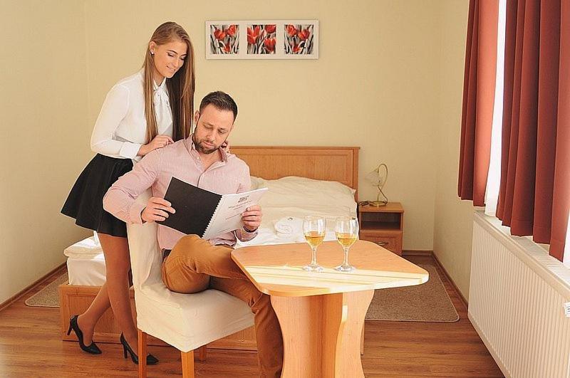 Hotel Halaszkert Badacsony バダチョニトマイ エクステリア 写真